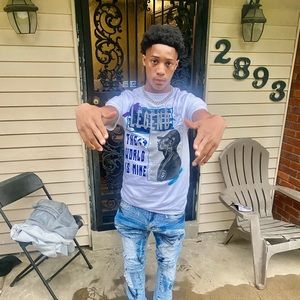 Meet your Posher, Carlos